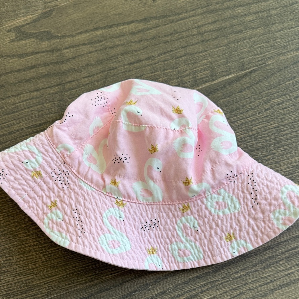 Pink Swan Print Bucket Hat